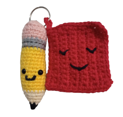 Imagen de 1 Llavero de lapiz y libreta tejidos a crochet.